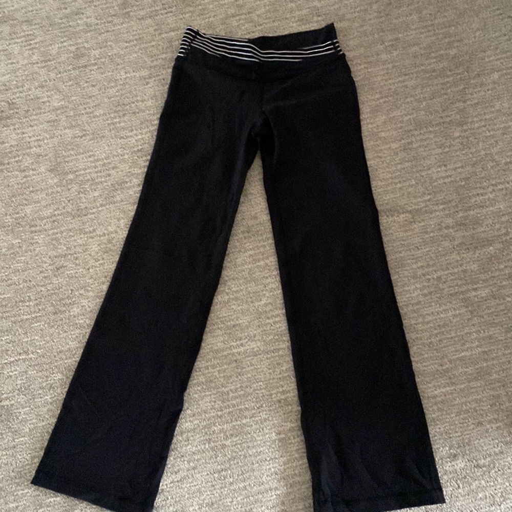Lululemon bootcut legging midrise waist 6